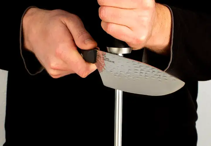 Honing a knife